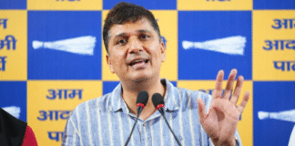 Parents Question Fee Hikes at Town Hall, Education Minister Loses Ashish Sood Temper: Saurabh Bhardwaj Parents Question Fee Hikes at Town Hall, Education Minister Loses Ashish Sood Temper: Saurabh Bhardwaj