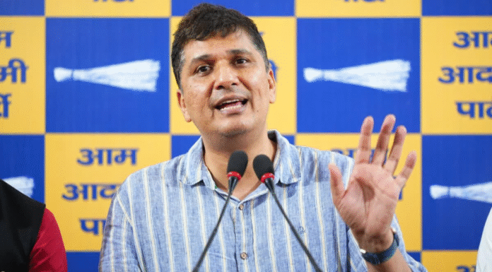 Parents Question Fee Hikes at Town Hall, Education Minister Loses Ashish Sood Temper: Saurabh Bhardwaj Parents Question Fee Hikes at Town Hall, Education Minister Loses Ashish Sood Temper: Saurabh Bhardwaj
