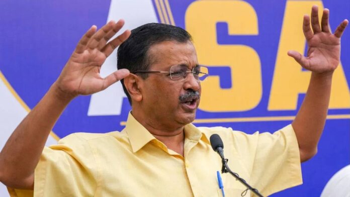 KEJRIWAL Police's 'lathi-leela' on SSC students demanding justice... Arvind Kejriwal targets central government
