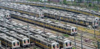 Two Spanish Nationals Caught Vandalizing Yamuna Bank Metro Depot Walls With Objectionable Graffiti in Delhi Two Spanish Nationals Caught Vandalizing Yamuna Bank Metro Depot Walls With Objectionable Graffiti in Delhi