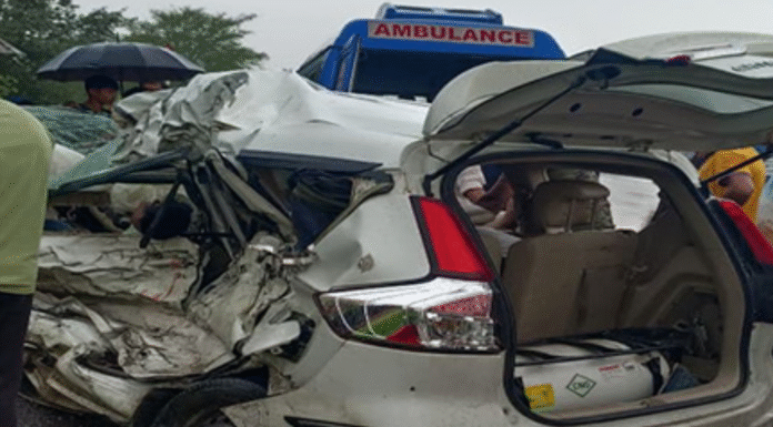 6 Killed and One Grievously Injured in Car-Truck Collision in Chhattisgarh 6 Killed and One Grievously Injured in Car-Truck Collision in Chhattisgarh