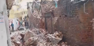 East Delhi’s Mandawali Wall Collapse Injures 3 Schoolchildren on Their Way Home 3 children trapped under debris after dilapidated house collapses in Delhi's Mandawali area