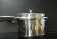 Internet Reacts: ‘No One Can Explain to Moms,’ as Doctor Urges Replacing Old Pressure Cookers…’ Internet Reacts: ‘No One Can Explain to Moms,’ as Doctor Urges Replacing Old Pressure Cookers…'