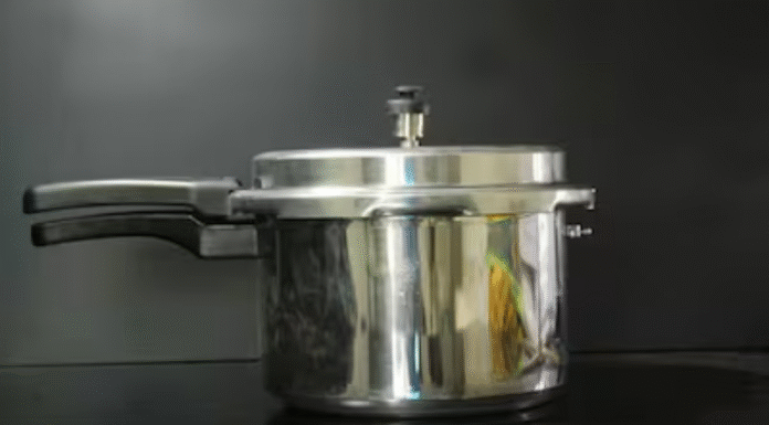 Internet Reacts: ‘No One Can Explain to Moms,’ as Doctor Urges Replacing Old Pressure Cookers…’ Internet Reacts: ‘No One Can Explain to Moms,’ as Doctor Urges Replacing Old Pressure Cookers…'