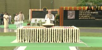 Prime Minister Modi Pays Tribute to Atal Bihari Vajpayee on His Death Anniversary, Calls His Service the Driving Force of Self-Reliant India