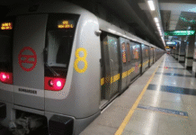 Delhi Metro Yellow Line Snags Again: Commuters Stuck for 10 Minutes as Crowds Surge Stuck for 10 mins’: Delhi Metro’s Yellow Line hit by snag again, crowds surge on platforms