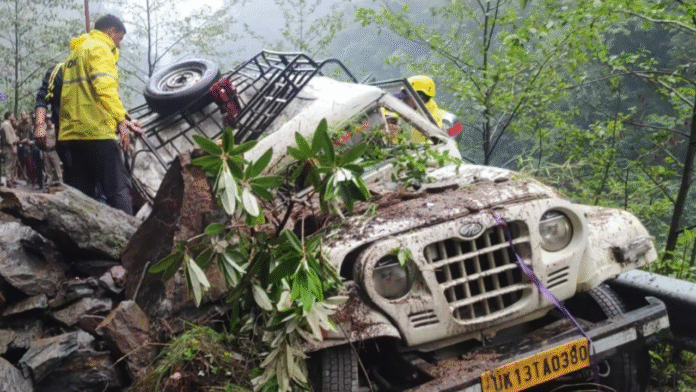 2 Pilgrims Killed, 3 Injured After Stone Falls On Vehicle In Uttarakhand's Rudraprayag