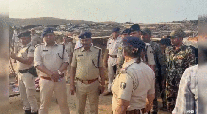 Woman Stabs Husband to Death in Jharkhand Over Money, Phone Woman Stabs Husband in Jharkhand Over Money, Phone