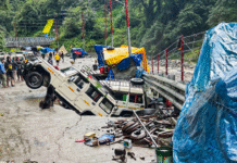 2 Ailing Commuters Rescued by Uttarakhand SDRF on Kedarnath Yatra Route 2 Ailing Commuters Rescued by Uttarakhand SDRF on Kedarnath Yatra Route