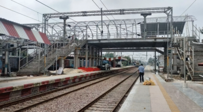 Fatehpur Station Boosts Workforce to 100 to Fast-Track Ramp and Lift Project Fatehpur Railway Station Speeds Up Ramp & Lift Work with 100 Workers on Site