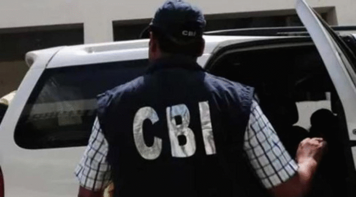 CBI Busts Rs 80,000 Bribe Case in Delhi, Arrests 4 Including MES Officers CBI Busts Rs 80,000 Bribe Case in Delhi, Arrests 4 Including MES Officers
