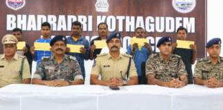 6 Maoists from Chhattisgarh surrender before police in Kothagudem Six Maoists from Chhattisgarh surrender before police in Kothagudem
