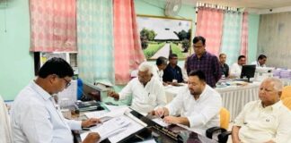 The 2025 Bihar elections are heating up, with the Lalu family’s strongholds contested and the entry of new faces creating a political storm The 2025 Bihar elections are heating up, with the Lalu family's strongholds contested and the entry of new faces creating a political storm.
