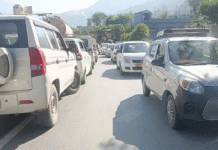 Uncontrolled Trailer Hits Six Vehicles in Tilni on Badrinath Highway Uncontrolled Trailer Hits Six Vehicles in Tilni on Badrinath Highway