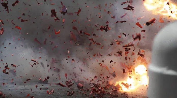 3 injured in Massive Fire at UP’s Fatehpur Firecracker Market Before Diwali 3 injured in Massive Fire at Fatehpur Firecracker Market Before Diwali