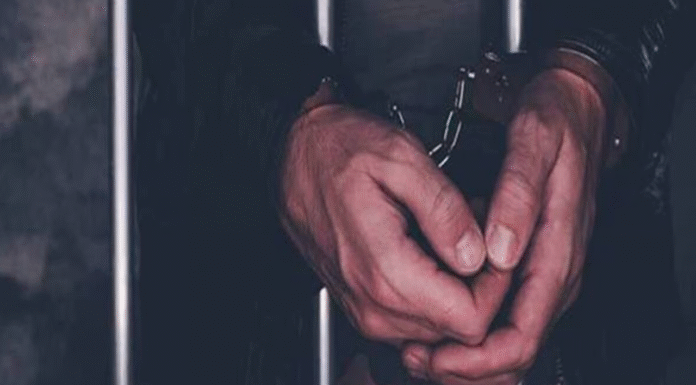 Big Catch in Ranchi: 5 Gangsters Nabbed, Pakistan-Made Guns Seized by Jharkhand Police Jharkhand: 5 Gangsters, Including Woman, Caught in Ranchi; 3 Pakistan-Made Pistols Found