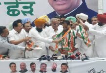 Senior leader Anil Joshi joins Congress, leaves Akali Dal Senior leader Anil Joshi joins Congress, leaves Akali Dal