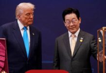 Trump welcomed in South Korea, receives the Golden Crown and the country’s highest honor Trump welcomed in South Korea, receives the Golden Crown and the country's highest honor