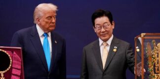 Trump welcomed in South Korea, receives the Golden Crown and the country’s highest honor Trump welcomed in South Korea, receives the Golden Crown and the country's highest honor