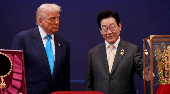 Trump welcomed in South Korea, receives the Golden Crown and the country’s highest honor Trump welcomed in South Korea, receives the Golden Crown and the country's highest honor