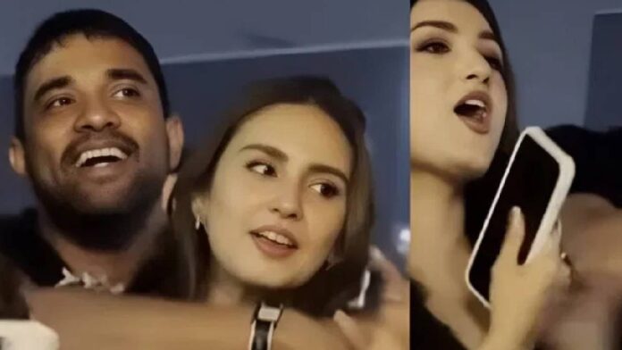 Huma Qureshi Confirms Relationship As Boyfriend Kisses Her At Himesh Reshammiya Concert Video Huma Qureshi Confirms Relationship As Boyfriend Kisses Her At Himesh Reshammiya Concert Video
