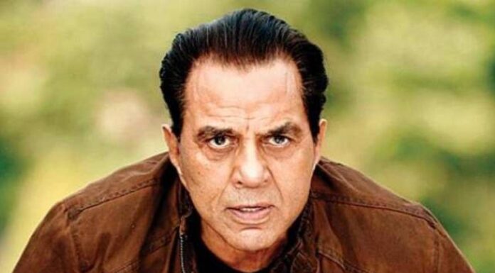 Dharmendra Passes Away At 89, Bollywood Icons Gather As Security Tightens In Mumbai Dharmendra Passes Away At 89, Bollywood Icons Gather As Security Tightens In Mumbai