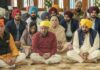 Punjab CM And Kejriwal Join Congregation Offering Prayers For Progress Peace And Community Wellbeing Punjab CM And Kejriwal Join Congregation Offering Prayers For Progress Peace And Community Wellbeing