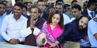How Does Mukesh Ambani start his day? A Look At His Daily Routine Mukesh Ambani wakes up early, usually around 5 am.