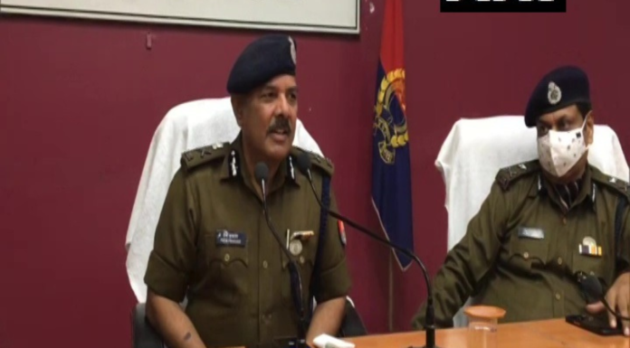 Uttar Pradesh: Police Clueless 24 Hours After Goons Kidnap Meerut Girl, Kill Mother More than 24 hours have passed since the incident in Meerut where a Dalit girl was abducted after her mother was murdered.