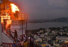 Deepathoon Dispute: Madras High Court Upholds Order to Light Lamp at Hill Shrine