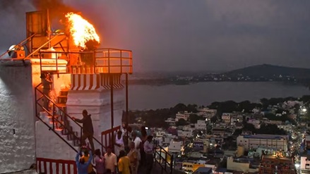 Deepathoon Dispute: Madras High Court Upholds Order to Light Lamp at Hill Shrine