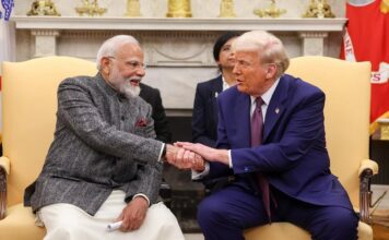 Trump Warns India on Tariffs Over Russian Oil, But Calls PM Modi