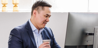 Too Much Screen Time Hurting Your Relationship? Why Digital Detox Matters For Couples Phones have become such a part of our routine that we don't keep them away from us.