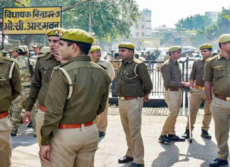 Uttar Pradesh: Muslim Girl Converts To Hinduism After Falling In Love With Hindu Man In Aligarh A young Muslim woman from Ludhiana, Punjab, has Islam for the love of a Hindu man from Aligarh.