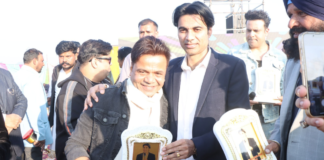 Rajpal Yadav’s Manager Thanks Film Fraternity; Reveals Several Actors, Including Salman Khan, Helped Him The first statement from Rajpal Yadav's manager, Goldie, has surfaced. Goldie revealed that many well-known Bollywood actors have extended their support.