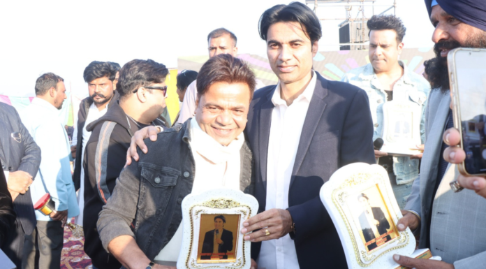 Rajpal Yadav’s Manager Thanks Film Fraternity; Reveals Several Actors, Including Salman Khan, Helped Him The first statement from Rajpal Yadav's manager, Goldie, has surfaced. Goldie revealed that many well-known Bollywood actors have extended their support.