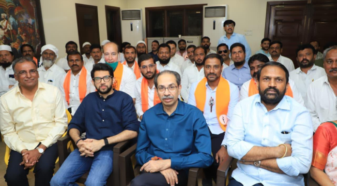 Valentine’s Day Row In MP: Shiv Sena Warns Against ‘Western Culture’ Celebrations A group of Shiv Sena workers performed puja at the Phelwan Baba temple and chanted slogans "Yahan milega babu shona tod denge kona kona".