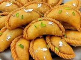 From Turkey’s Royal Kitchens To Bundelkhand: The 800-Year Journey Of Gujiya From Turkey’s Royal Kitchens To Bundelkhand: The 800-Year Journey Of Gujiya