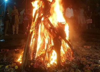 Holi 2026: When And How To Bring Holika Dahan Ashes Home? Know The Right Way The fire of Holika Dahan burns away negative energy and obstacles into ashes. The remaining ashes are regarded as highly auspicious and protective.