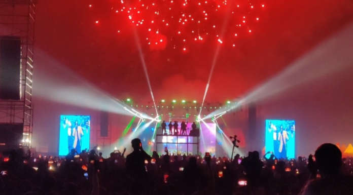 Massive Brawl At Honey Singh’s Delhi Concert As Fight Breaks Out Between Sponsor’s Staff And Fans Singer-rapper Yo Yo Honey Singh kicked off his 'My Chapter – India Tour' on Saturday, March 14, at the Indira Gandhi Indoor Stadium (IGI Stadium) in Delhi.