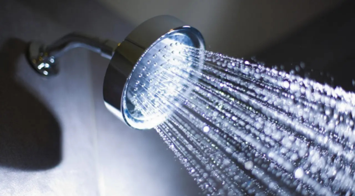 Why Indians Prefer Morning Baths While Chinese And Japanese Shower At Night? China and Japan, do exactly opposite of Indians. The people there prefer to take bath after spending the day doing all the stuff.