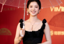 Famous Chinese Actress Arrives At International Film Festival With Plastic Bag; Goes Viral On Internet At the Beijing International Film Festival, renowned Chinese actress Zhang Jingyi made a fashion statement that left onlookers spellbound.