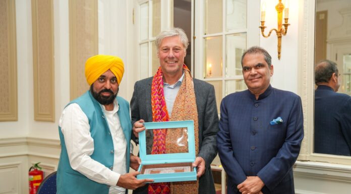 CM Bhagwant Mann Meets Dutch Hockey Legend Bovelander; Invites Olympian to Engage with Punjab’s Athletes CM Bhagwant Mann Meets Dutch Hockey Legend Bovelander; Invites Olympian to Engage with Punjab’s Athletes
