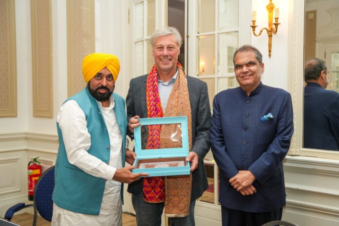 CM Bhagwant Mann Meets Dutch Hockey Legend Bovelander; Invites Olympian to Engage with Punjab’s Athletes