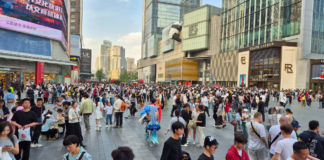 Happy Funeral: When A Restaurant Search Turned Into Unique Experience For Tourists In China Sometimes, unintentional mistakes turn into life's most beautiful memories. One such heartwarming incident has emerged from China.
