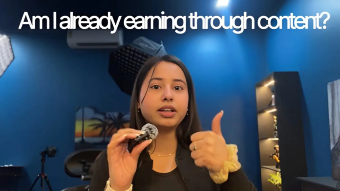 Taking to Instagram, Anshika revealed that within the first month of leaving her job, she earned Rs 1.5 lakh through collaboration and freelancing.