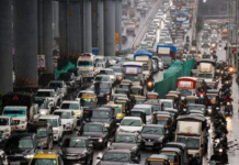 Mumbai: Son Of Auto-rickshaw Driver Gives BIG Gift To Parents, Becomes Viral On Social Media The story of a young man from Mumbai is currently winning hearts on social media.