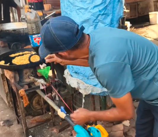 Prayagraj Shopkeeper Uses ‘Jugaad’ To Beat LPG Crisis; Creates THIS Innovation Amidst an LPG shortage in the country, a 'jalebi' vendor in Prayagraj has devised a clever workaround.