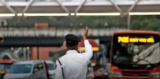 Delhi Traffic Alert: Major Roads to Face Curbs Near Arun Jaitley Stadium Due to IPL Match Today Delhi Traffic Alert: Major Roads to Face Curbs Near Arun Jaitley Stadium Due to IPL Match Today