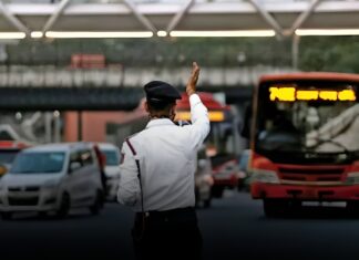 Delhi Traffic Alert: Major Roads to Face Curbs Near Arun Jaitley Stadium Due to IPL Match Today Delhi Traffic Alert: Major Roads to Face Curbs Near Arun Jaitley Stadium Due to IPL Match Today